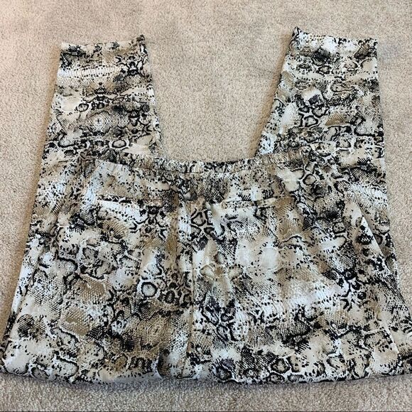 Calvin Klein new with tag black tan snake print tapered slacks pants size medium - Picture 2 of 13